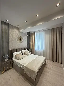 Kirayə verilir 2 otaqlı mənzil 70 m²