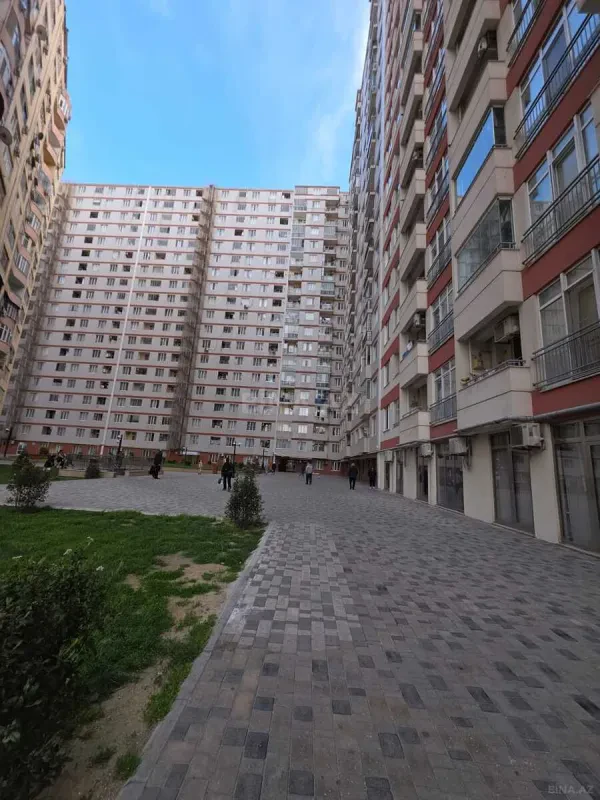 Satılır 3 otaqlı mənzil 118 m²