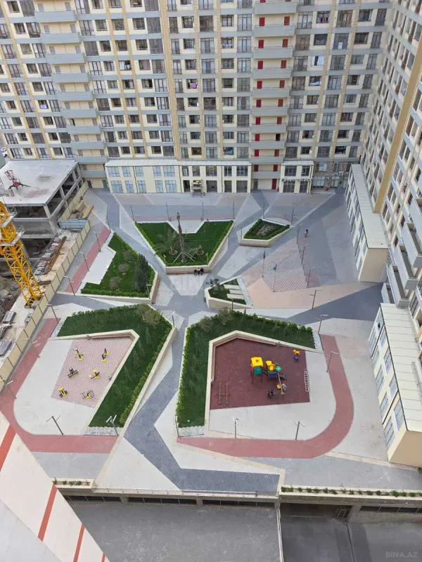 Satılır 3 otaqlı mənzil 118 m²