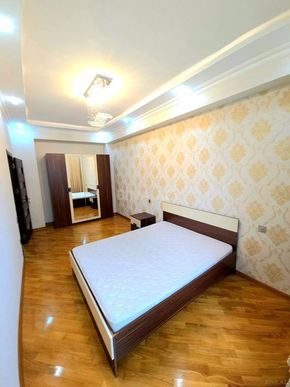 Satılır 2 otaqlı mənzil 84 m²