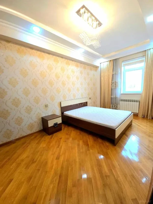 Satılır 2 otaqlı mənzil 84 m²