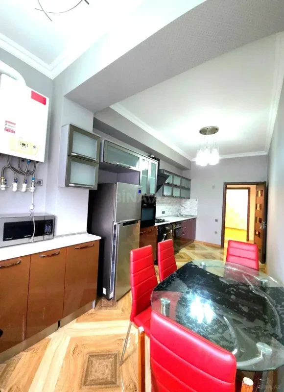 Satılır 2 otaqlı mənzil 84 m²