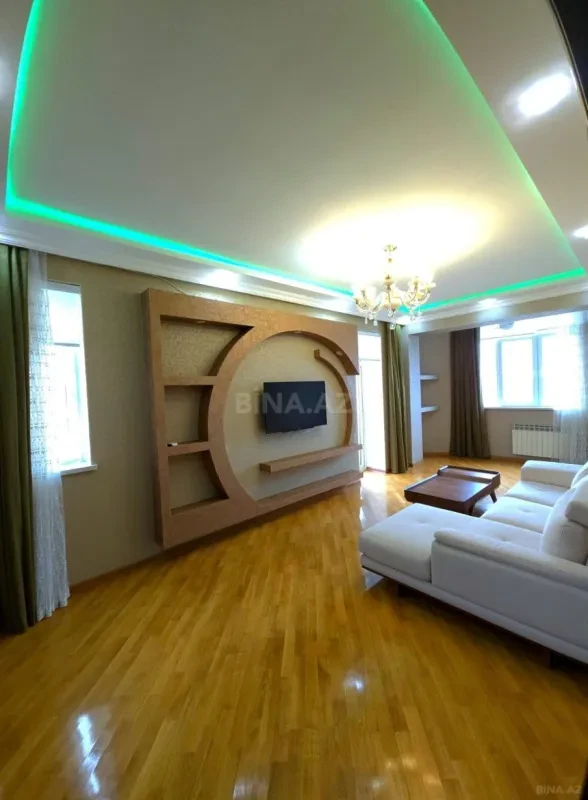 Satılır 2 otaqlı mənzil 83 m²