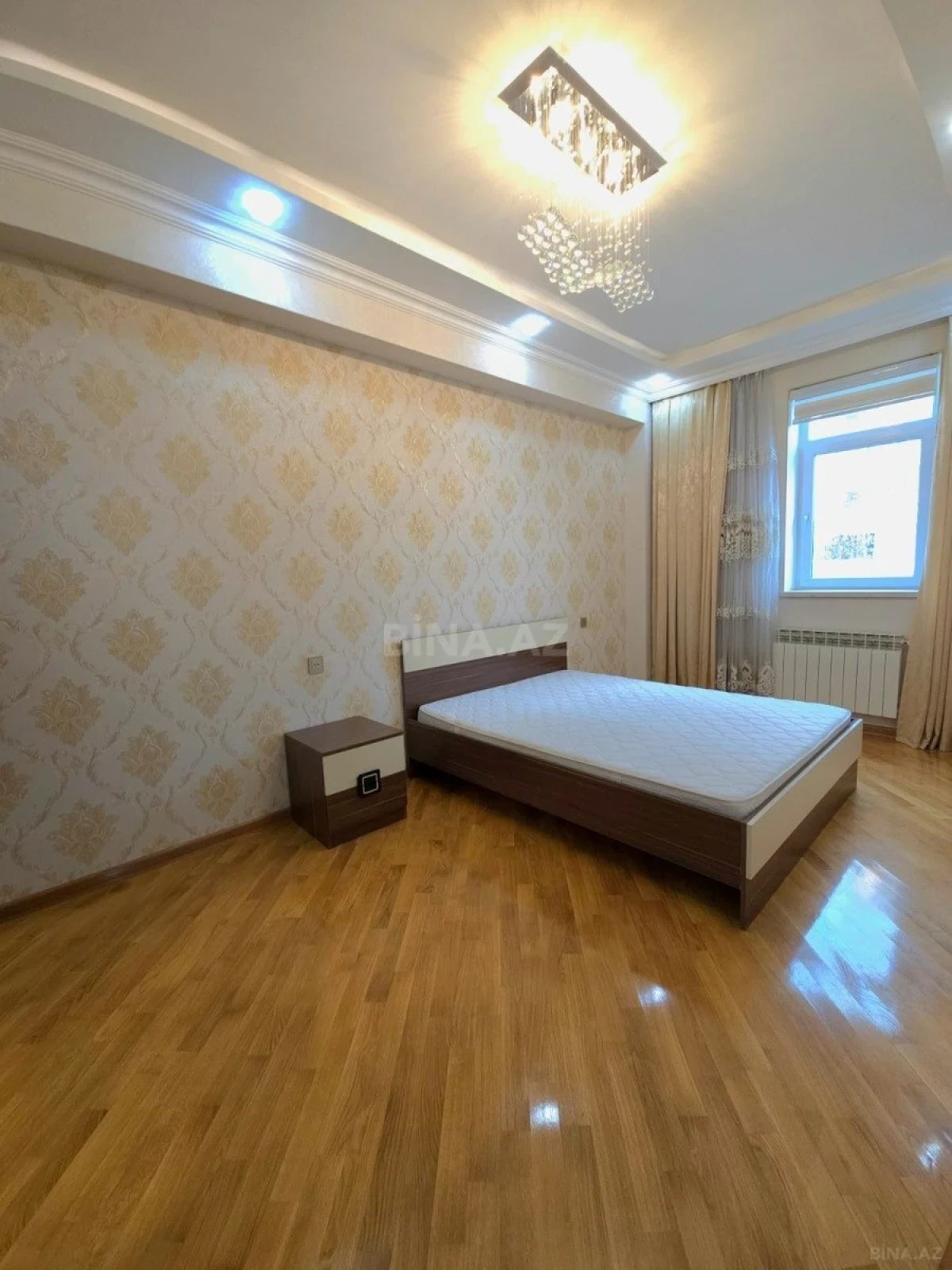 Satılır 2 otaqlı mənzil 83 m²