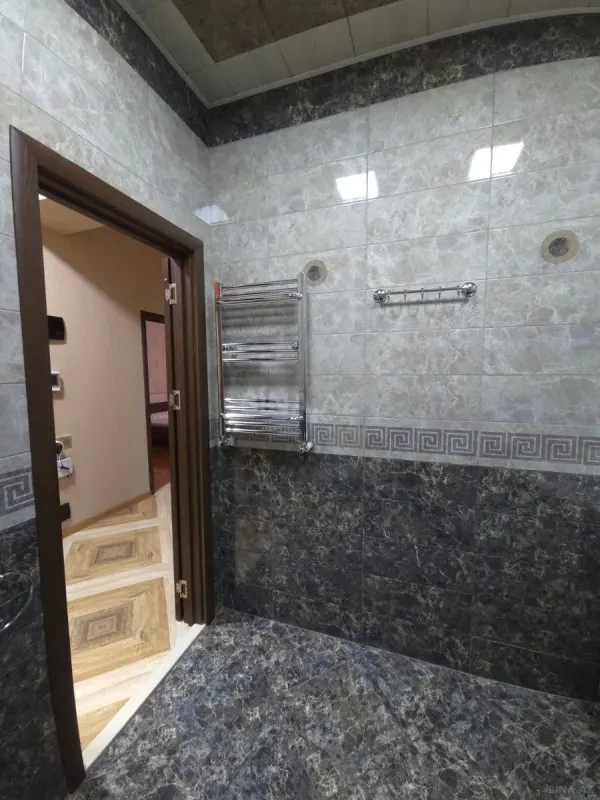 Satılır 2 otaqlı mənzil 83 m²