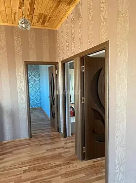 Satılır 8 otaqlı həyət evi 400 m²
