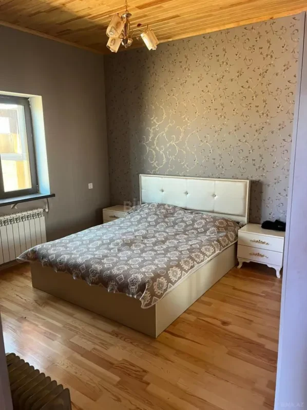 Satılır 8 otaqlı həyət evi 400 m²