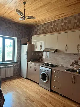 Satılır 8 otaqlı həyət evi 400 m²