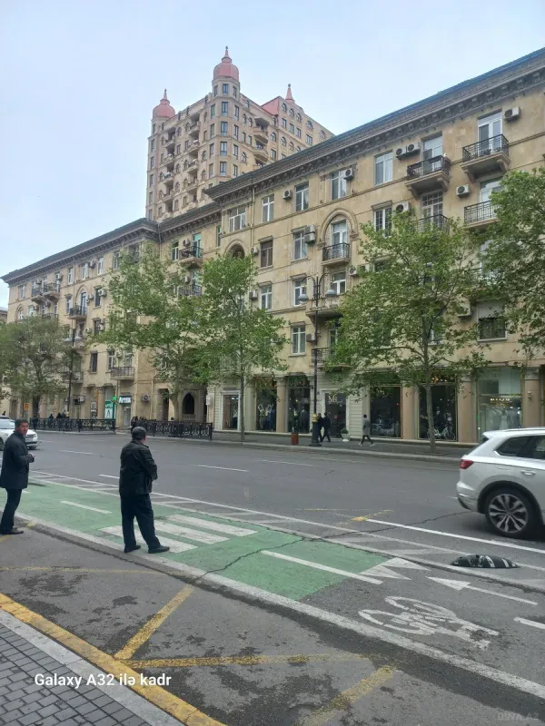 Satılır 3 otaqlı mənzil 105 m²