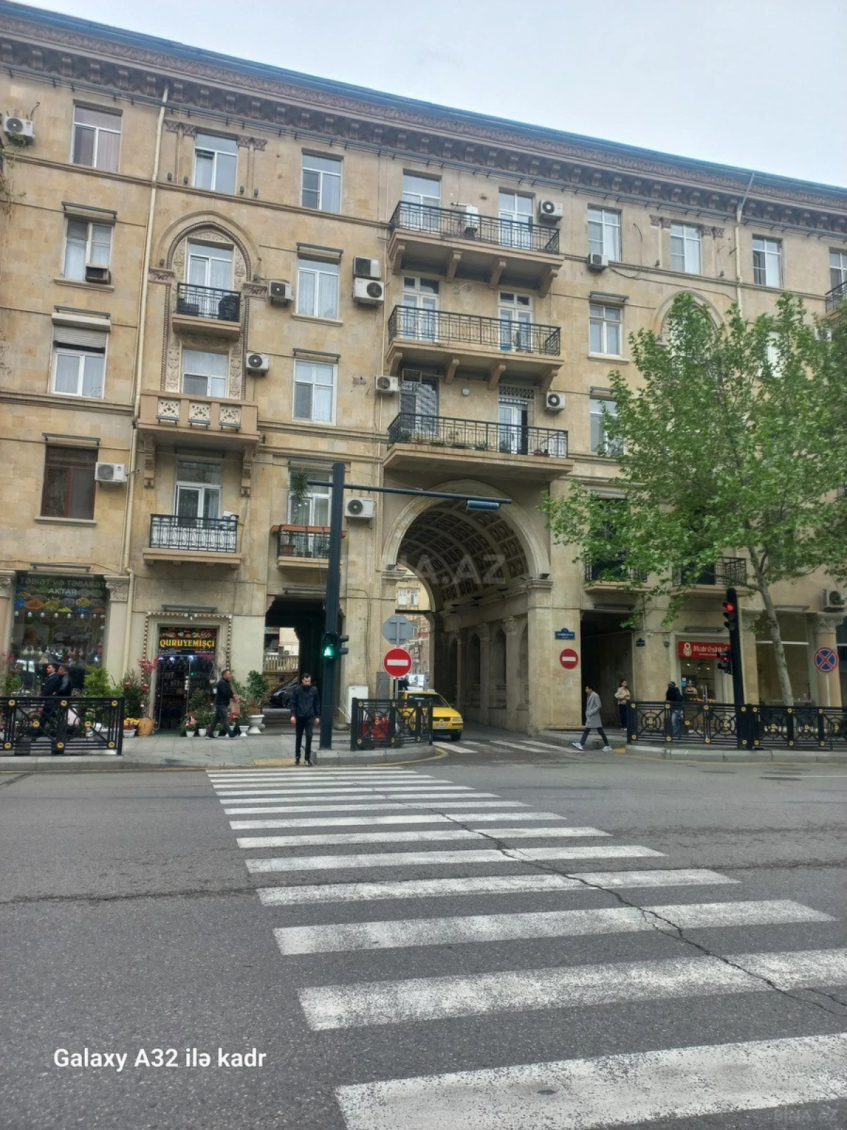 Satılır 3 otaqlı mənzil 105 m²
