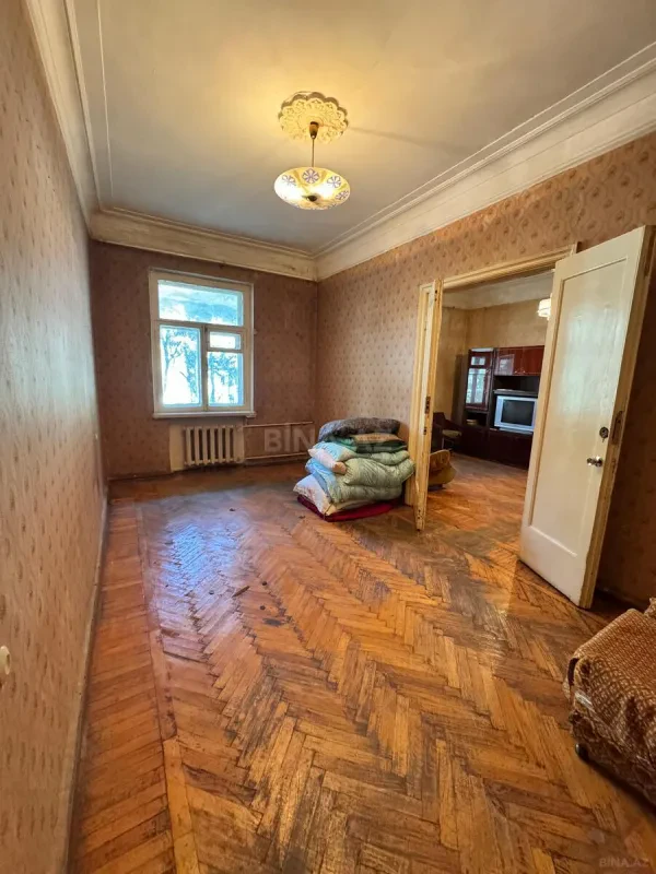 Satılır 3 otaqlı mənzil 105 m²