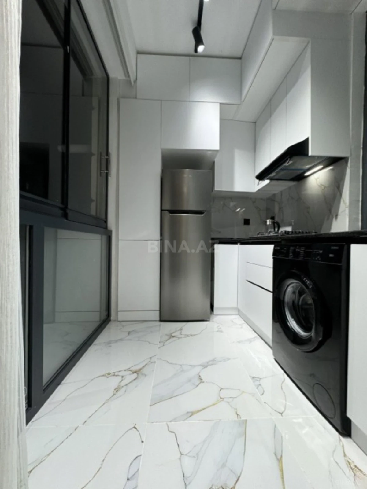 Kirayə verilir 2 otaqlı mənzil 75 m²