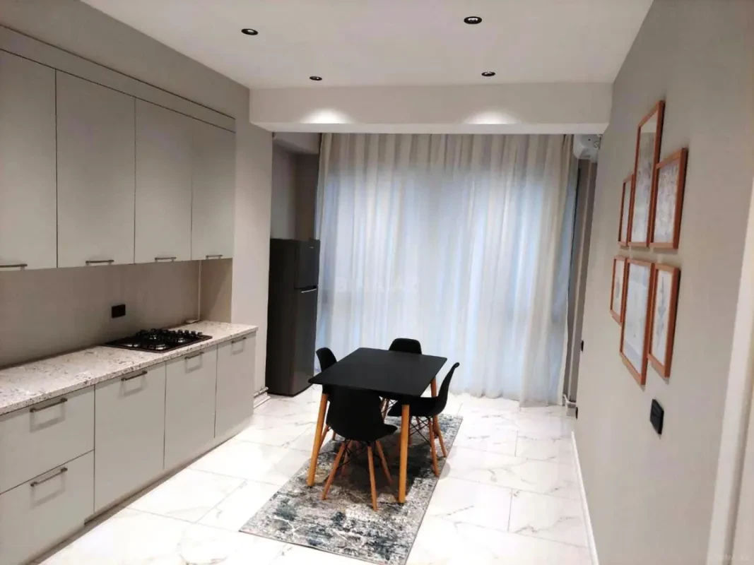 Kirayə verilir 2 otaqlı mənzil 110 m²