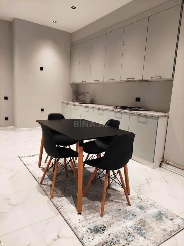 Kirayə verilir 2 otaqlı mənzil 110 m²