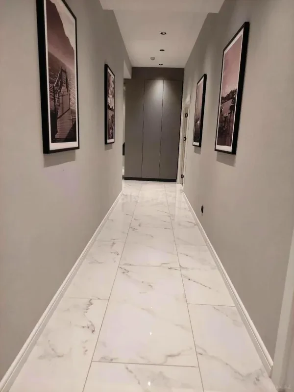Kirayə verilir 2 otaqlı mənzil 110 m²