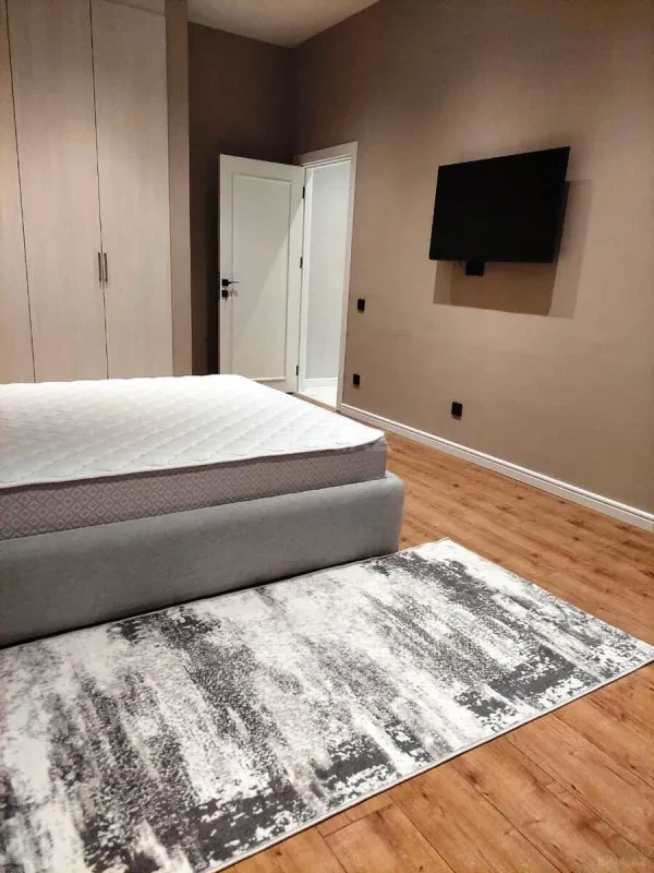 Kirayə verilir 2 otaqlı mənzil 110 m²