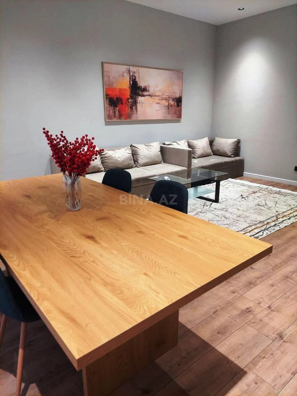 Kirayə verilir 2 otaqlı mənzil 110 m²