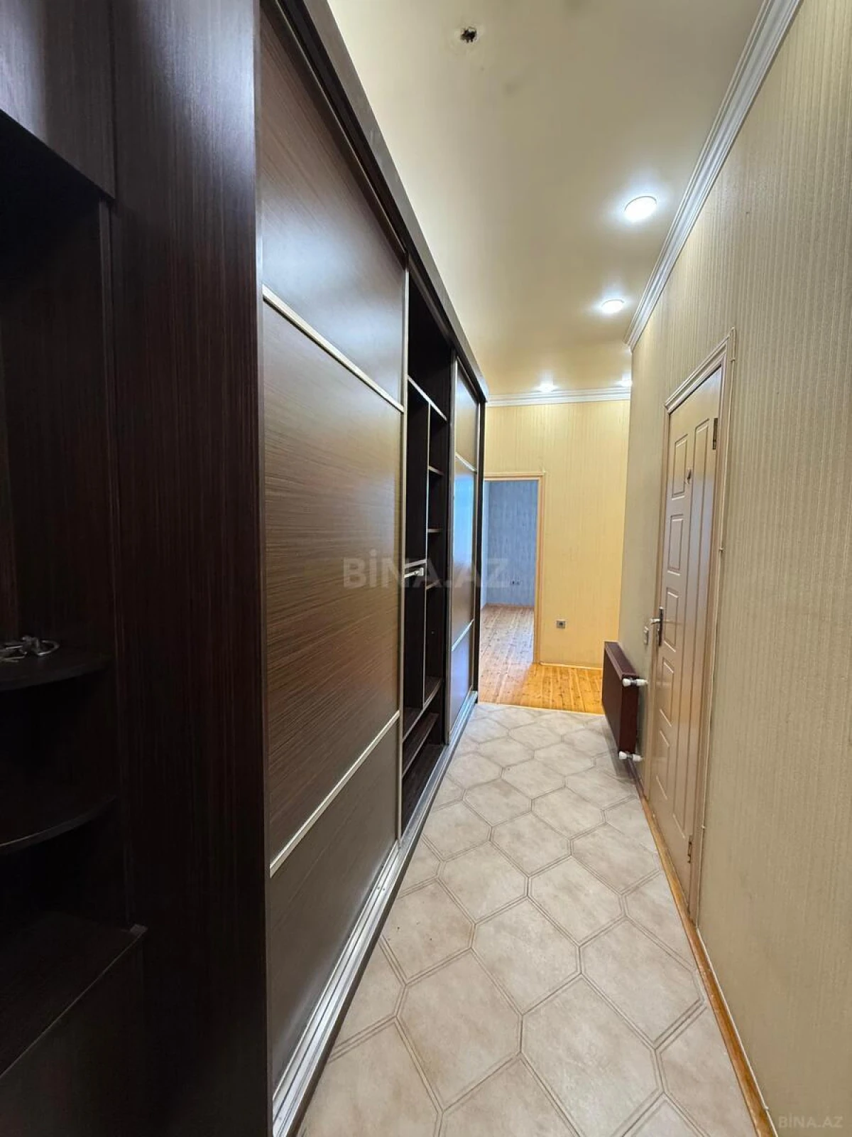 Satılır 2 otaqlı mənzil 80 m²