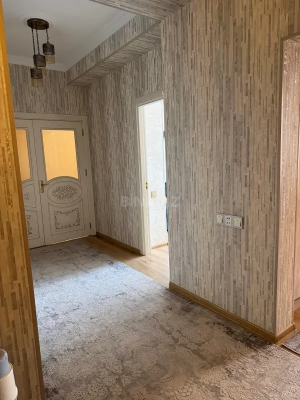 Satılır 4 otaqlı mənzil 110 m²