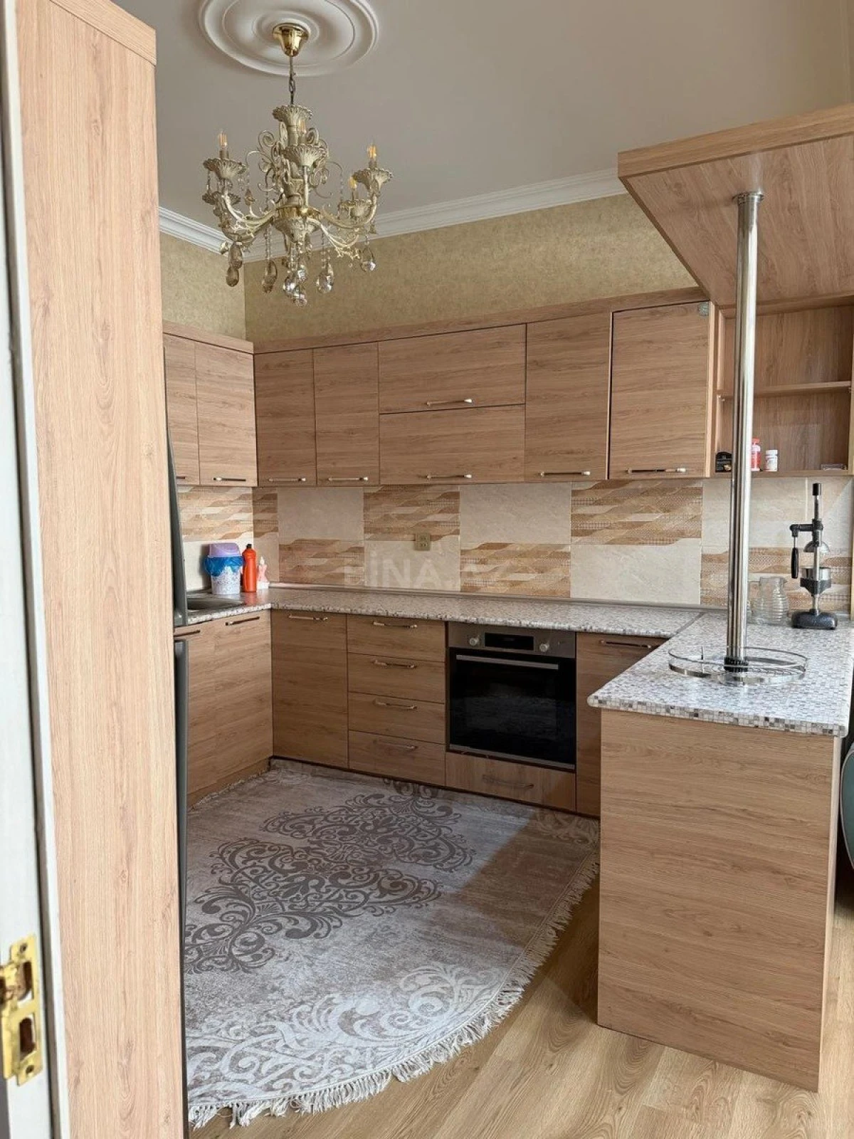 Satılır 4 otaqlı mənzil 110 m²