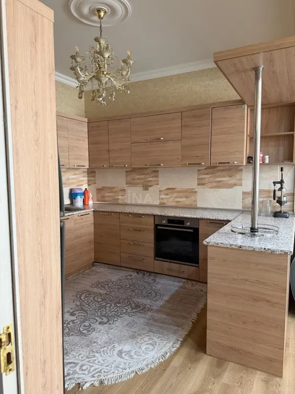 Satılır 4 otaqlı mənzil 110 m²