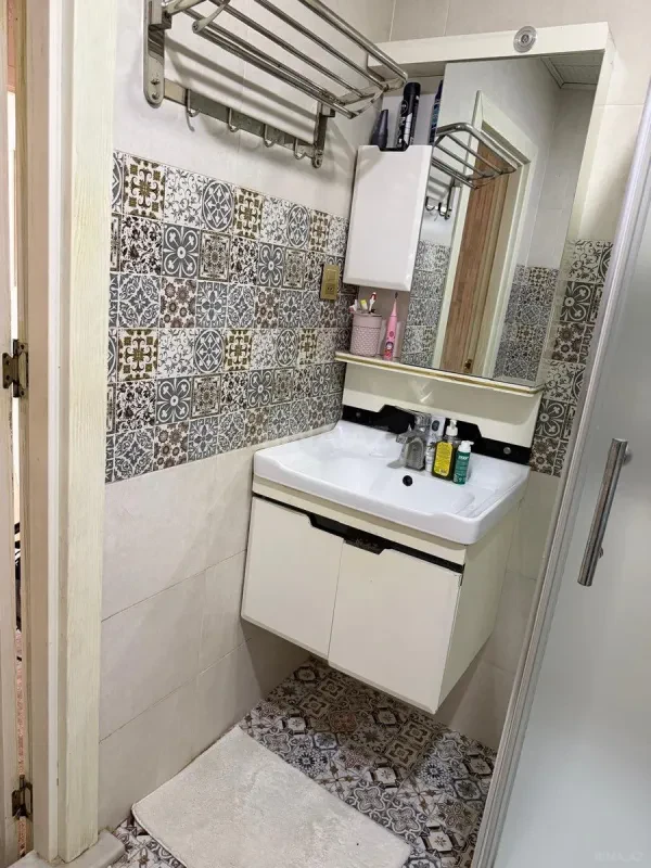 Satılır 4 otaqlı mənzil 110 m²