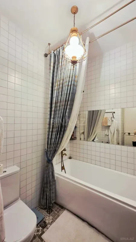 Kirayə verilir 2 otaqlı mənzil 115 m²