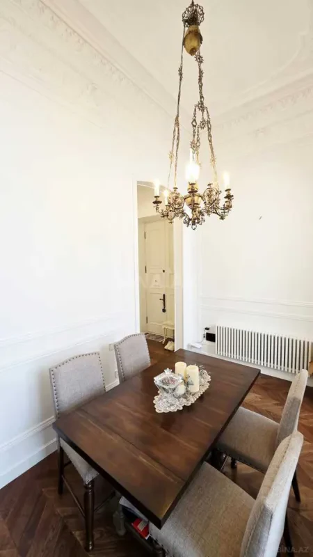 Kirayə verilir 2 otaqlı mənzil 115 m²