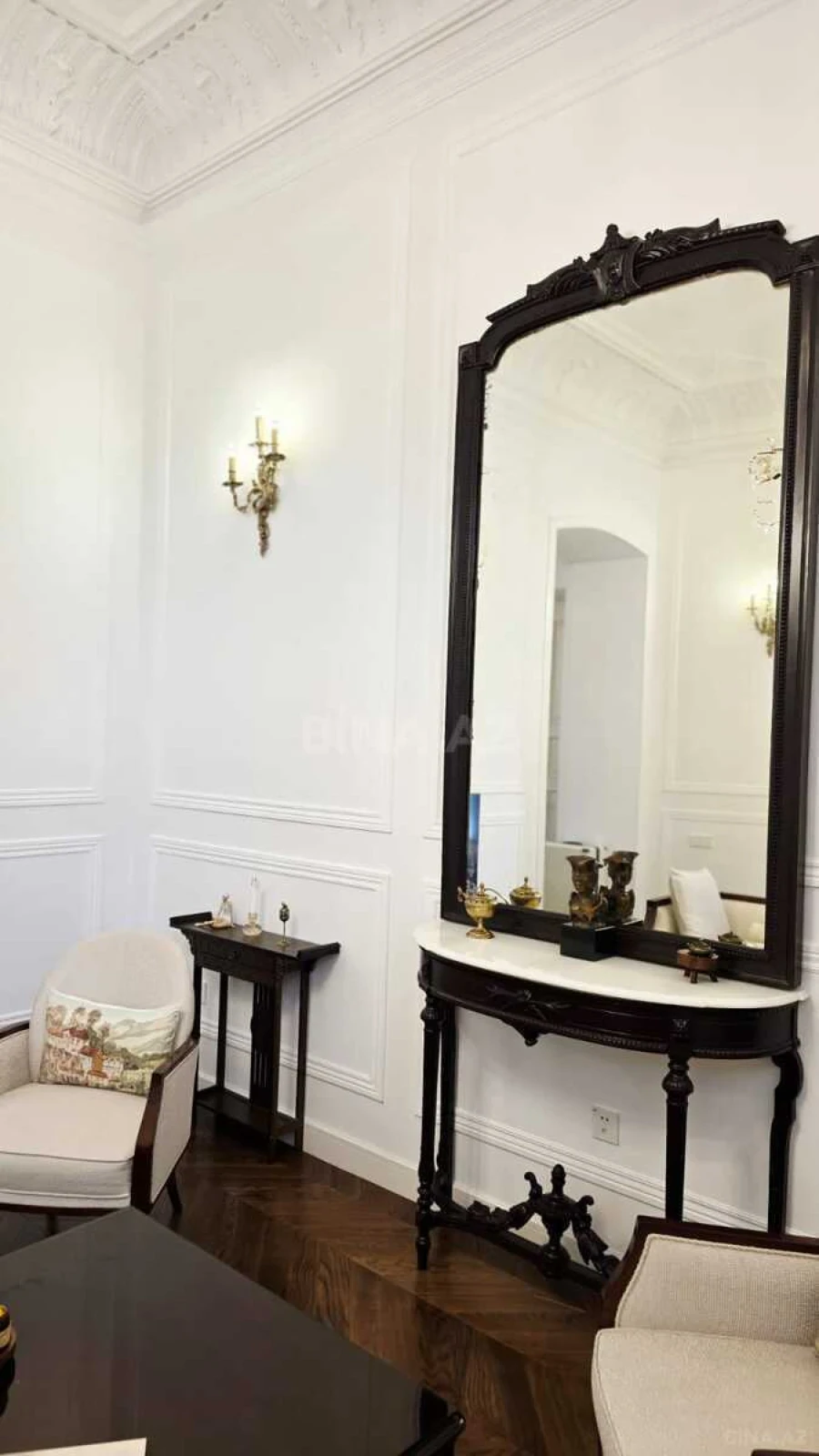 Kirayə verilir 2 otaqlı mənzil 115 m²