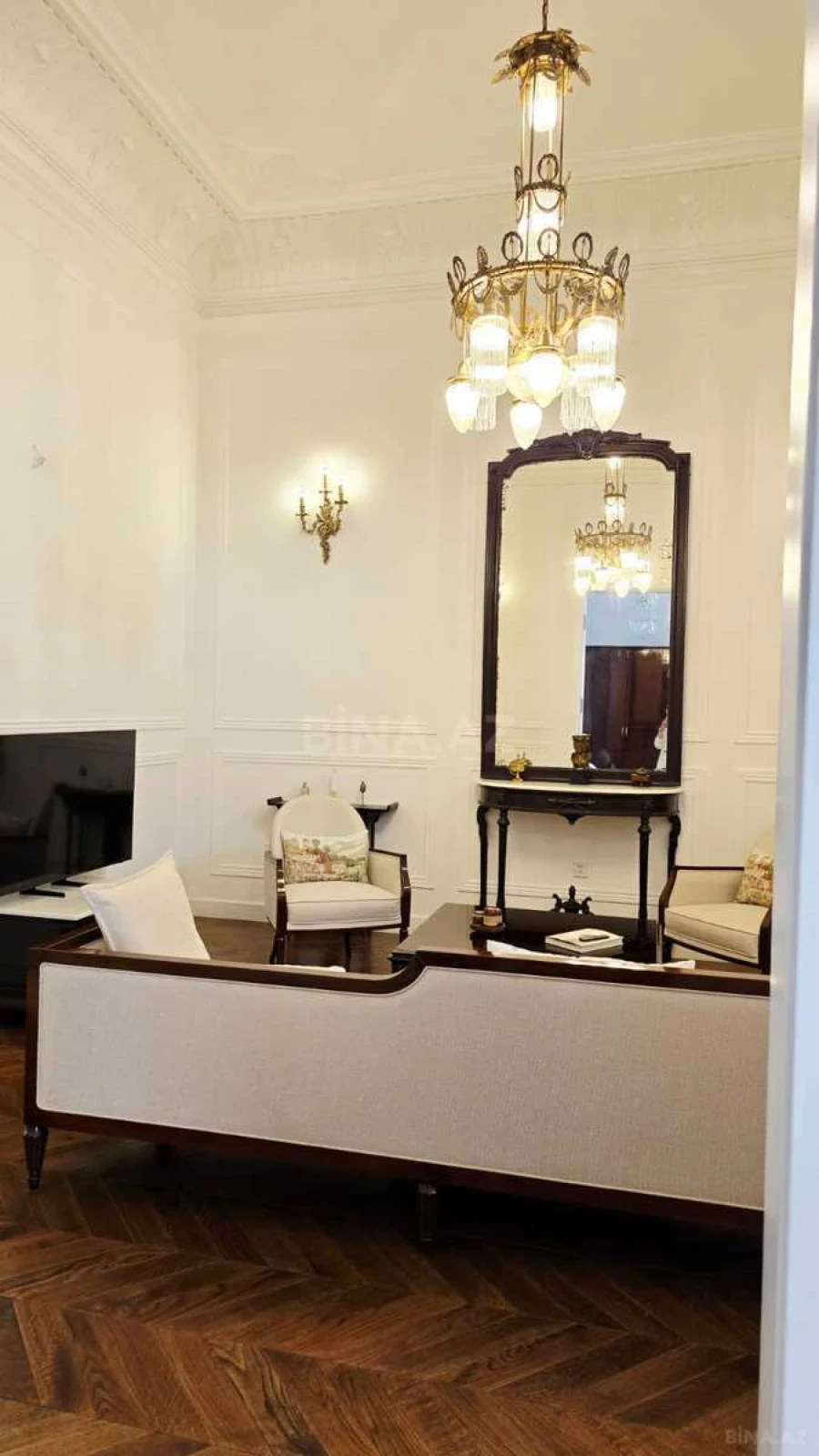 Kirayə verilir 2 otaqlı mənzil 115 m²