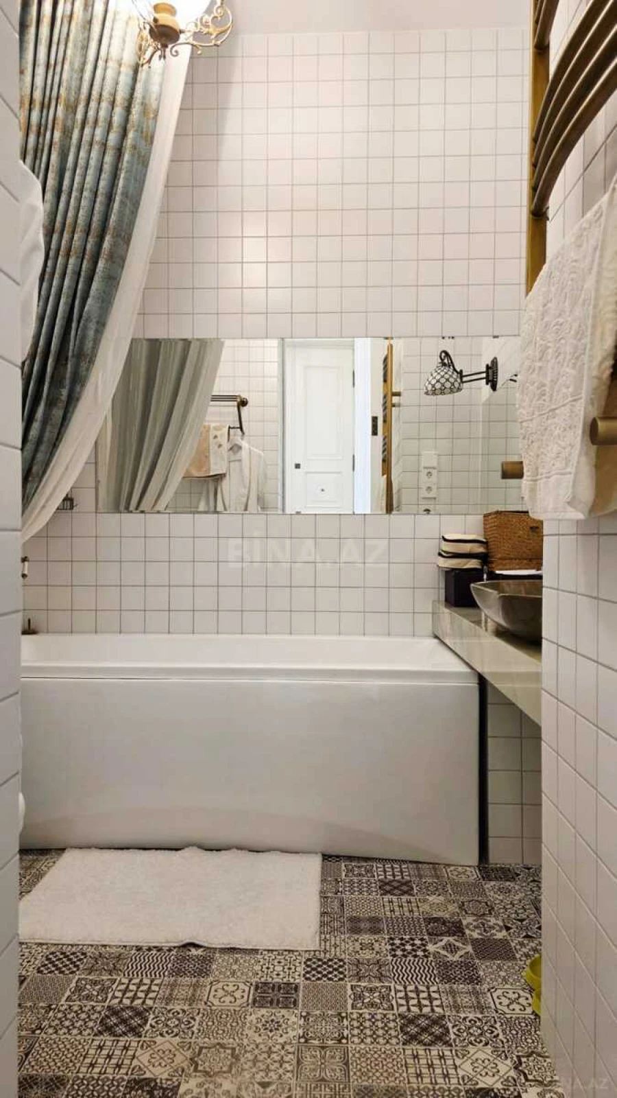 Kirayə verilir 2 otaqlı mənzil 115 m²