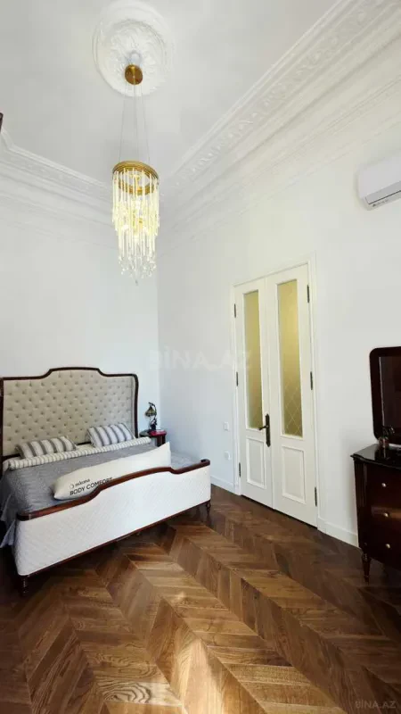 Kirayə verilir 2 otaqlı mənzil 115 m²