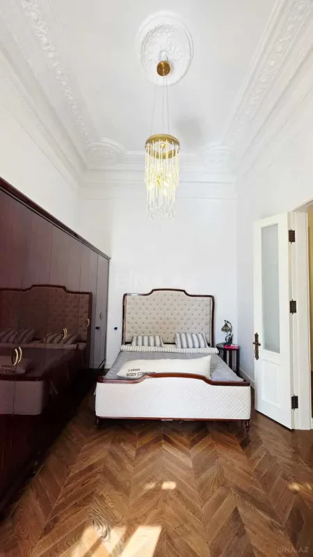 Kirayə verilir 2 otaqlı mənzil 115 m²