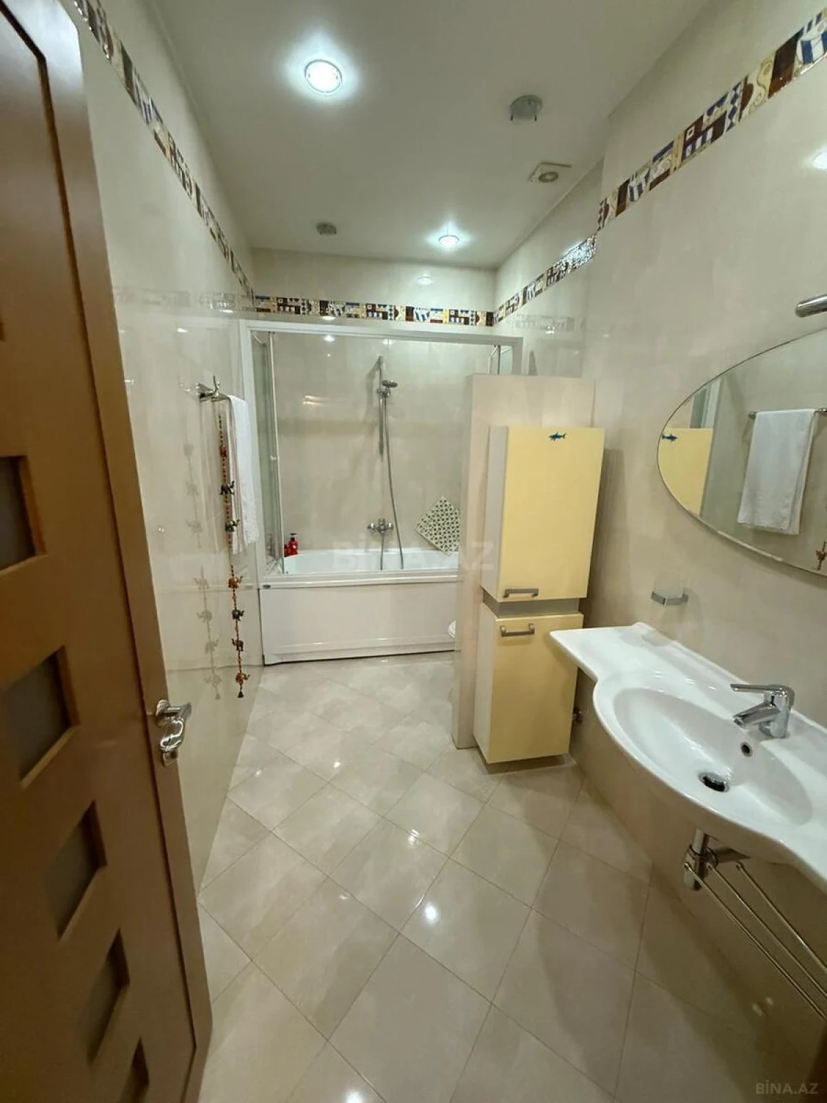 Satılır 4 otaqlı mənzil 200 m²