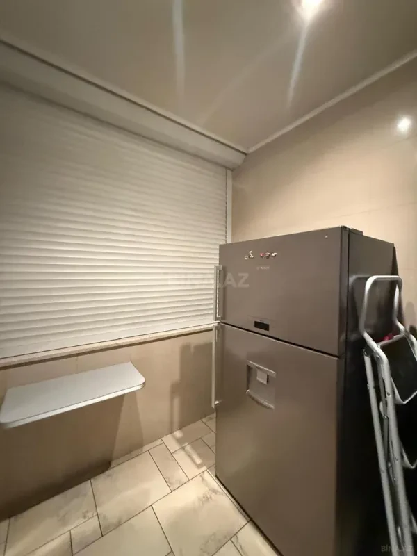 Satılır 4 otaqlı mənzil 200 m²