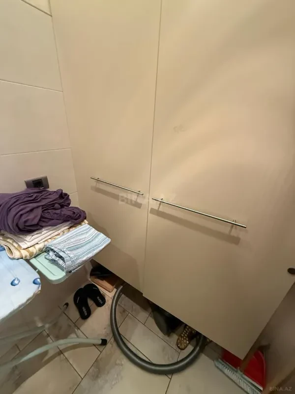 Satılır 4 otaqlı mənzil 200 m²