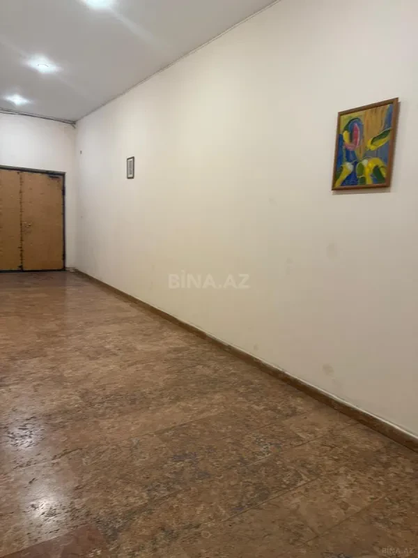 Satılır 4 otaqlı mənzil 200 m²
