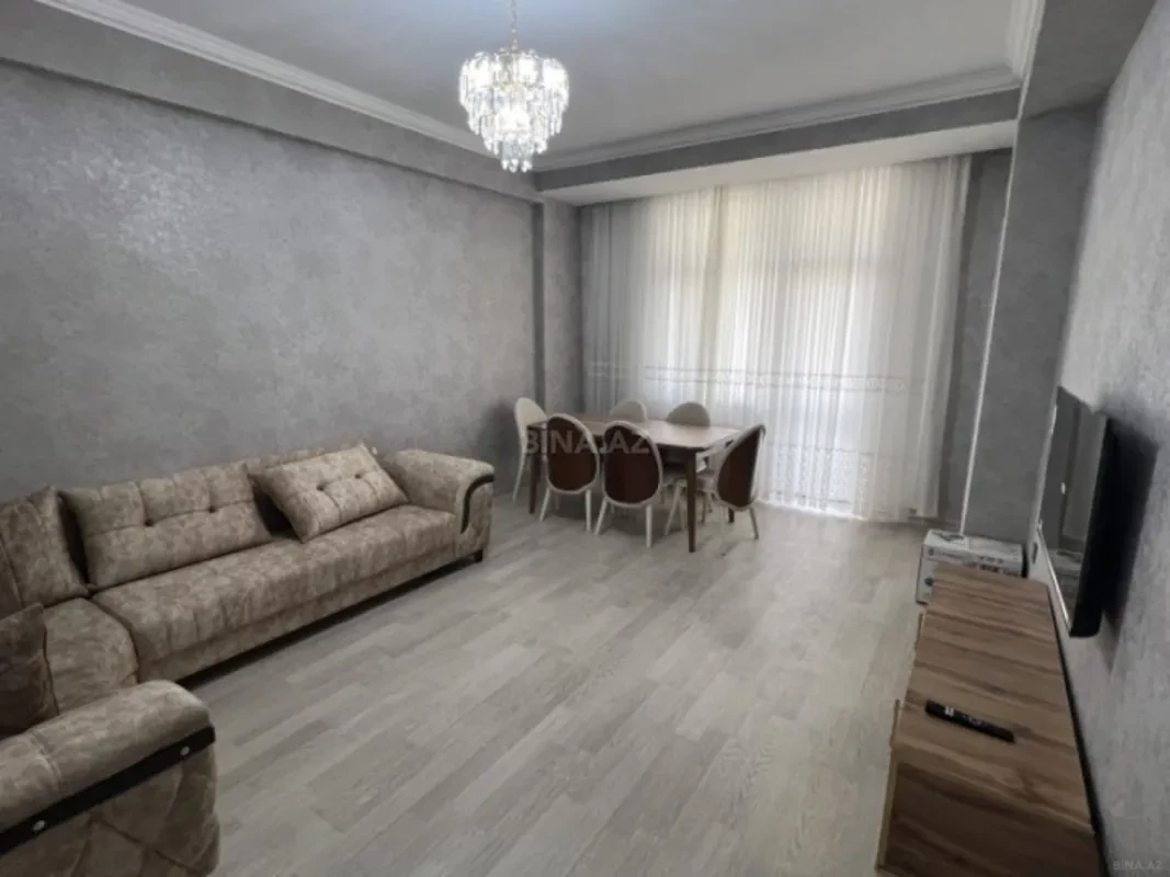 Kirayə verilir 2 otaqlı mənzil 105 m²