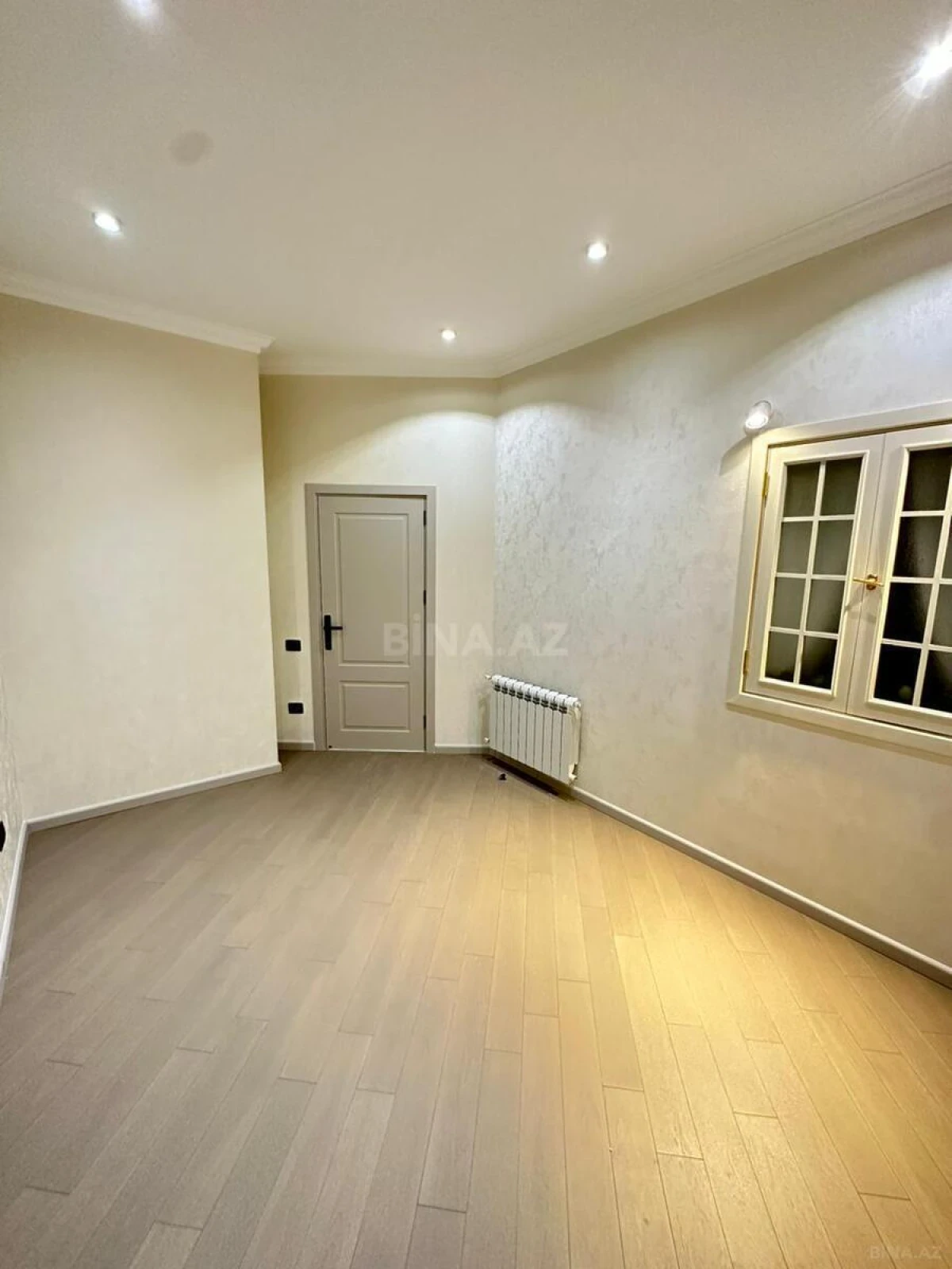 Satılır 3 otaqlı mənzil 105 m²