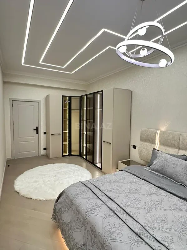 Satılır 3 otaqlı mənzil 105 m²