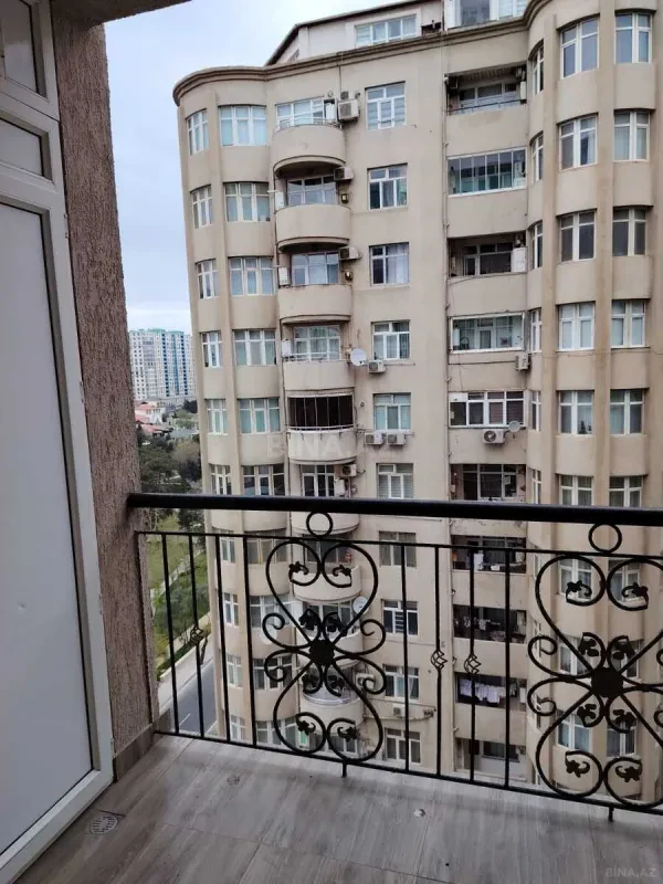Kirayə verilir 2 otaqlı mənzil 80 m²