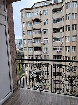 Kirayə verilir 2 otaqlı mənzil 80 m²