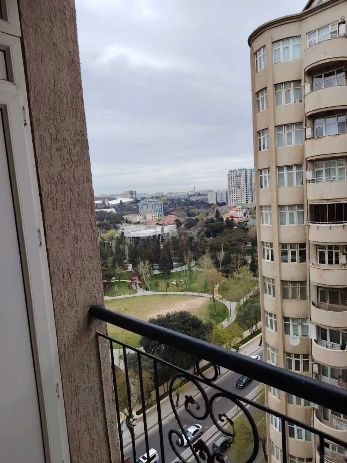 Kirayə verilir 2 otaqlı mənzil 80 m²