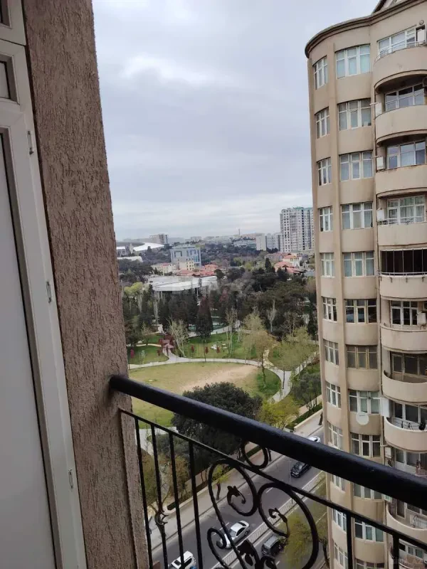Kirayə verilir 2 otaqlı mənzil 80 m²