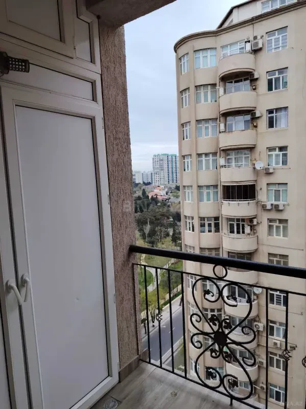Kirayə verilir 2 otaqlı mənzil 80 m²