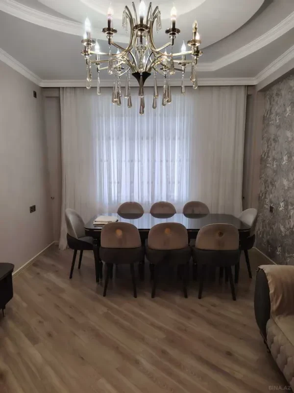 Kirayə verilir 2 otaqlı mənzil 80 m²