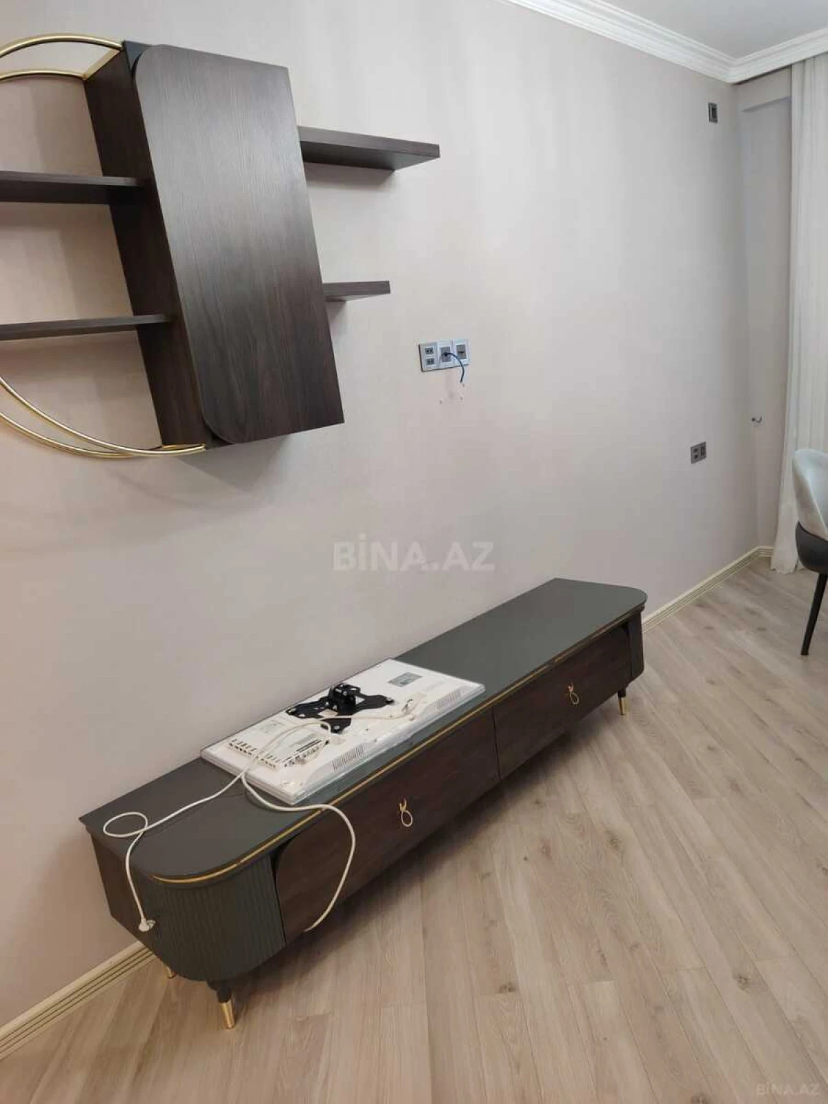 Kirayə verilir 2 otaqlı mənzil 80 m²