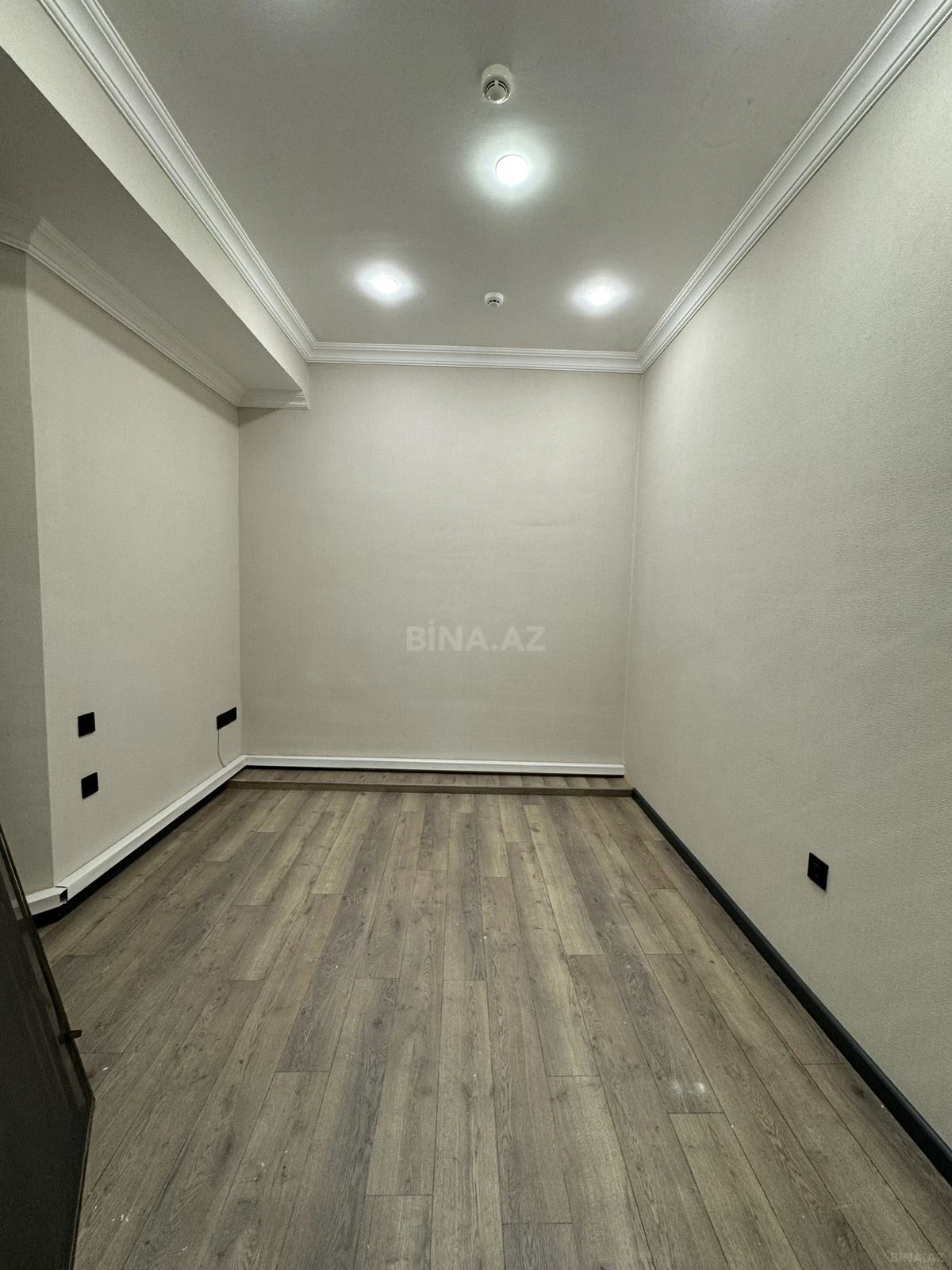 Kirayə verilir 5 otaqlı ofis 330 m²