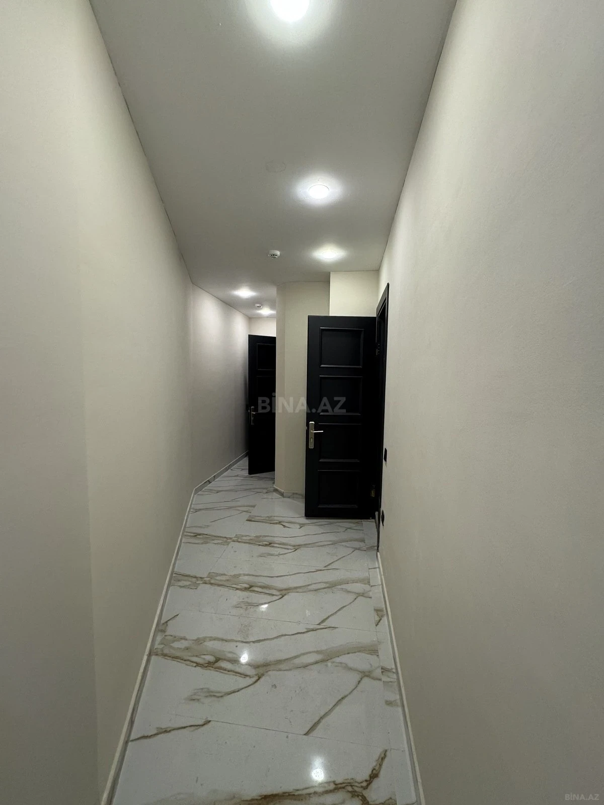 Kirayə verilir 5 otaqlı ofis 330 m²