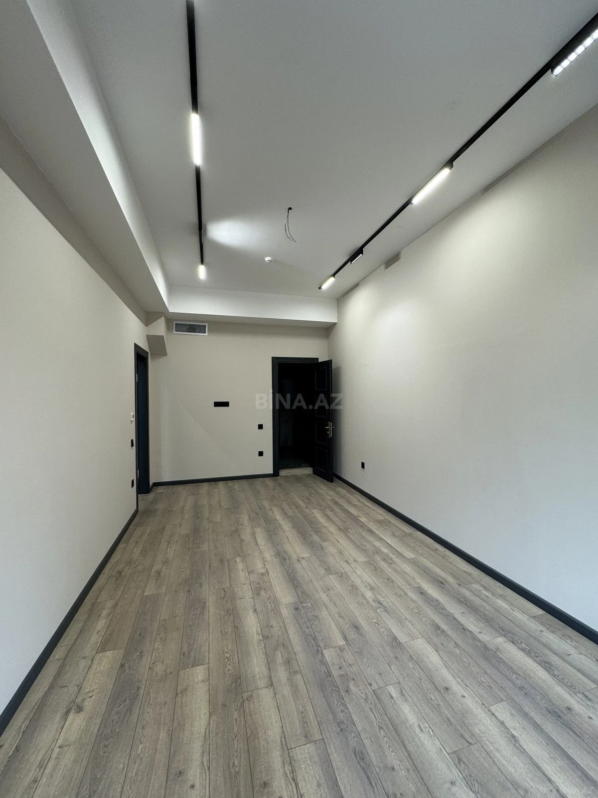 Kirayə verilir 5 otaqlı ofis 330 m²